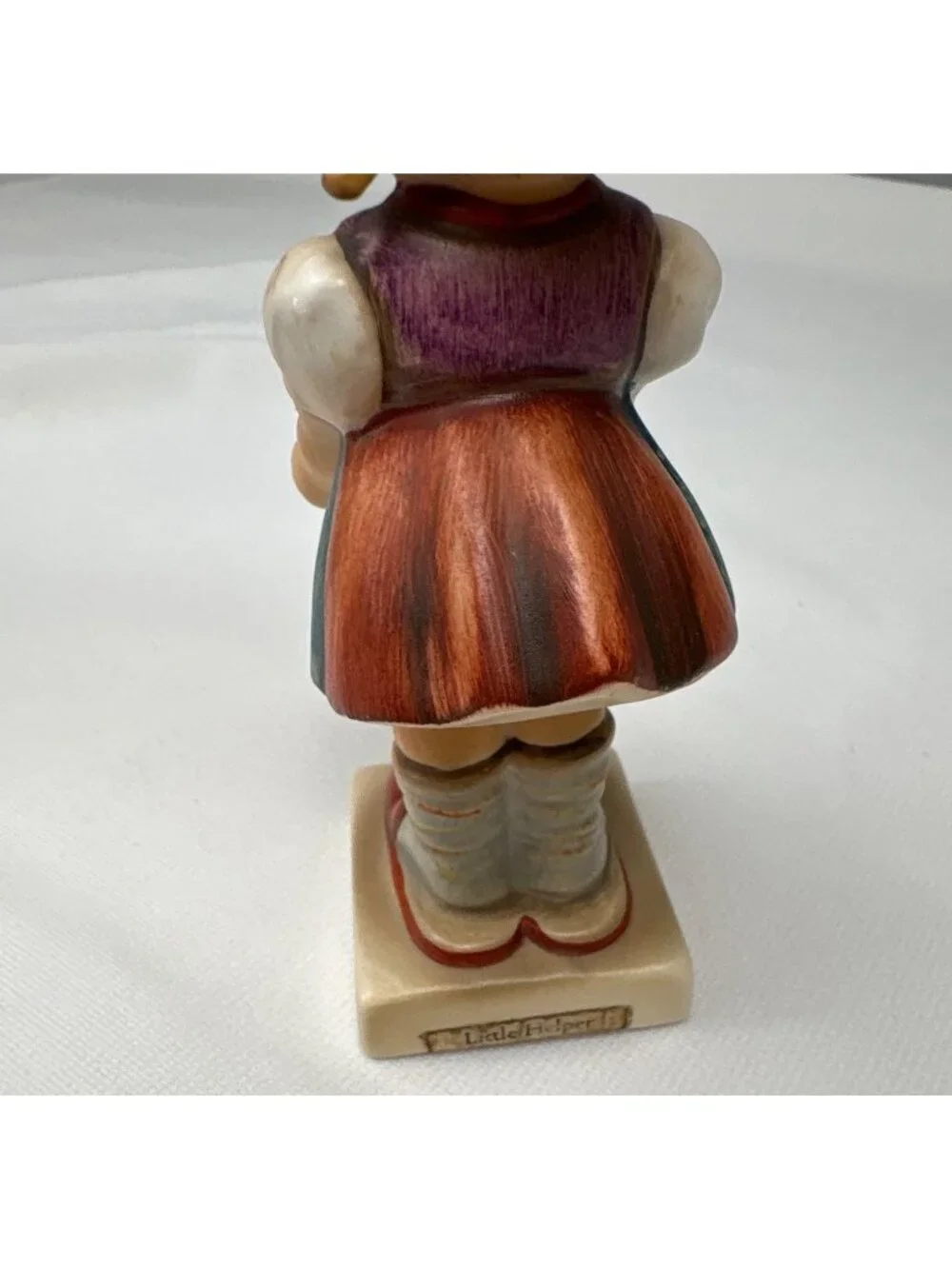 Goebel Hummel Little Helper 73 TMK6 Figurine Germany 5” Hand-Painted Porcelain